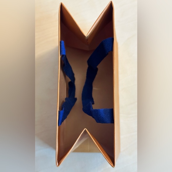 GUC Louis Vuitton Small Shopping/Gift Bag with Navy Handles. - Picture 5 of 5